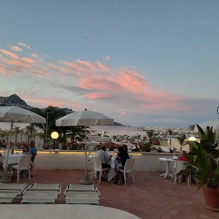 Hotel Panoramic 지아르디니낙소스 외부 사진